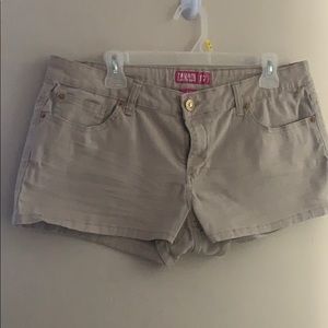 Zanadi cream shorts